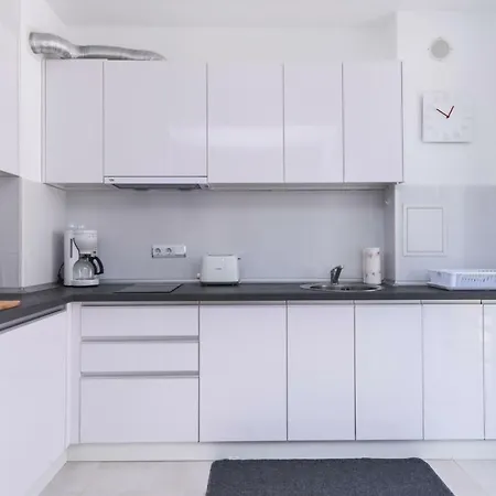 Appartement Cinecitta - One Bedroom Lion's Bridge *