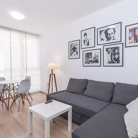 Cinecitta - One Bedroom Lion's Bridge *